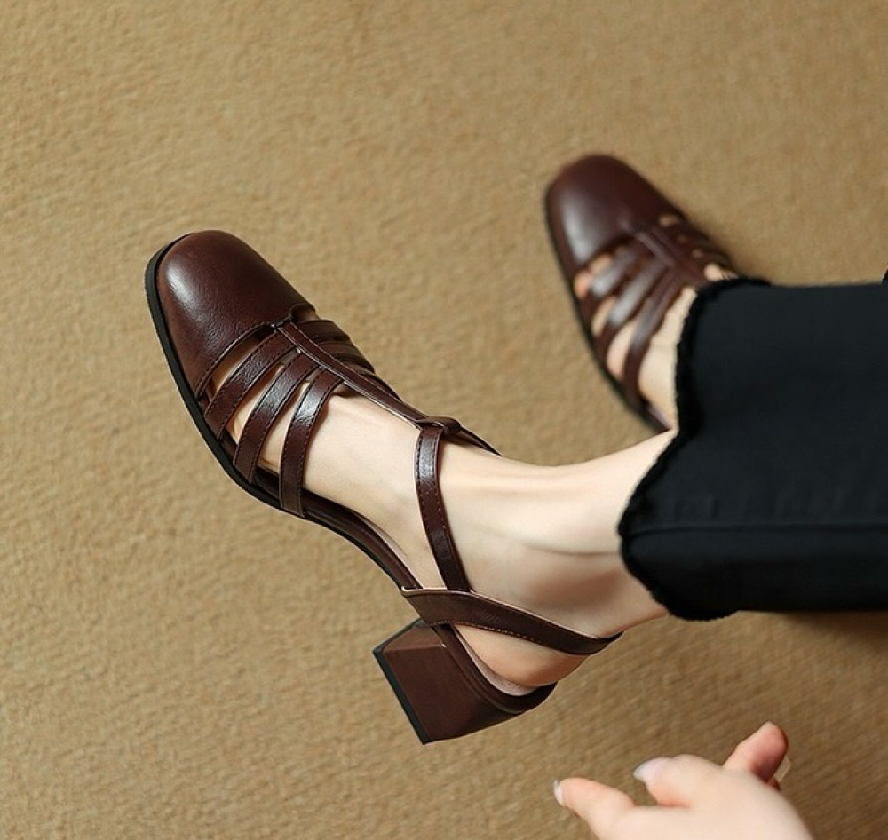 Closed-toe Chunky-heeled Sandals