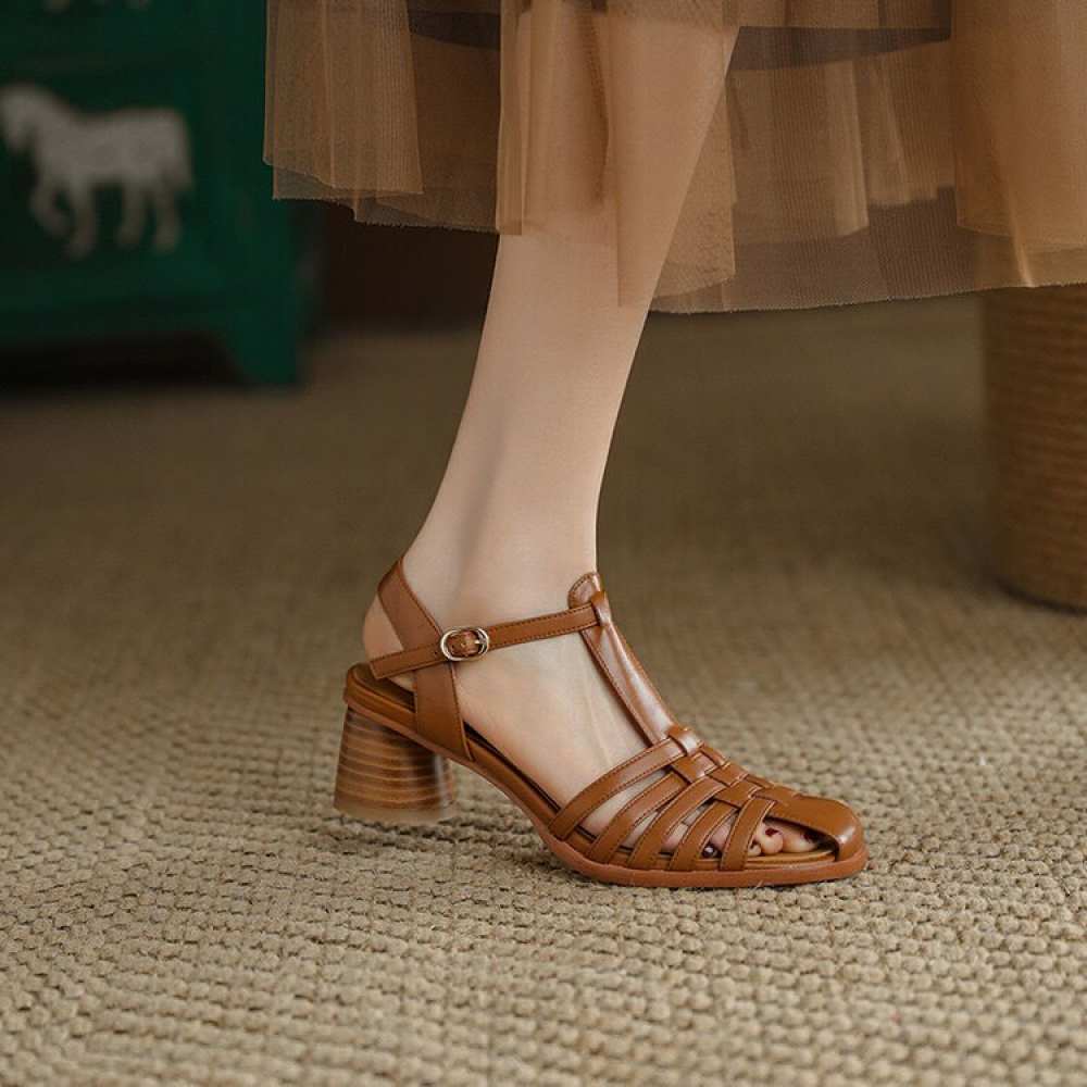 Retro Hollow Thick Heel Closed Toe Leather Sandals