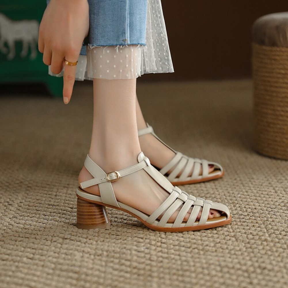 Retro Hollow Thick Heel Closed Toe Leather Sandals