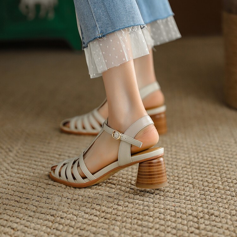 Retro Hollow Thick Heel Closed Toe Leather Sandals