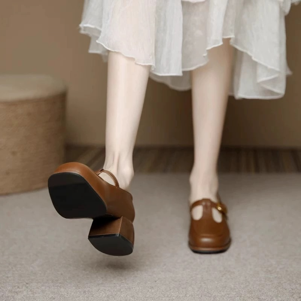 Chunky Heeled Square-toed Leather Shoes