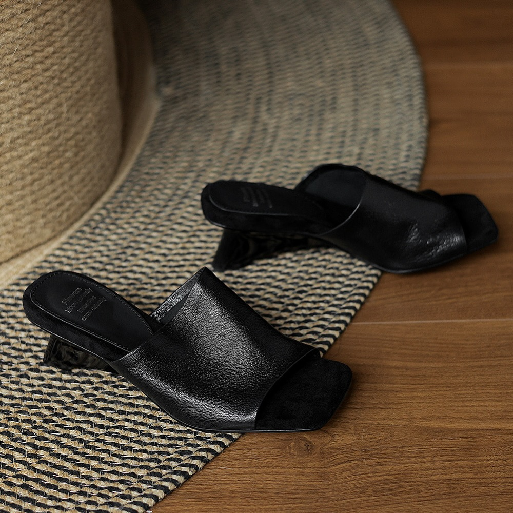 Retro Square-toe Soft Leather Slippers
