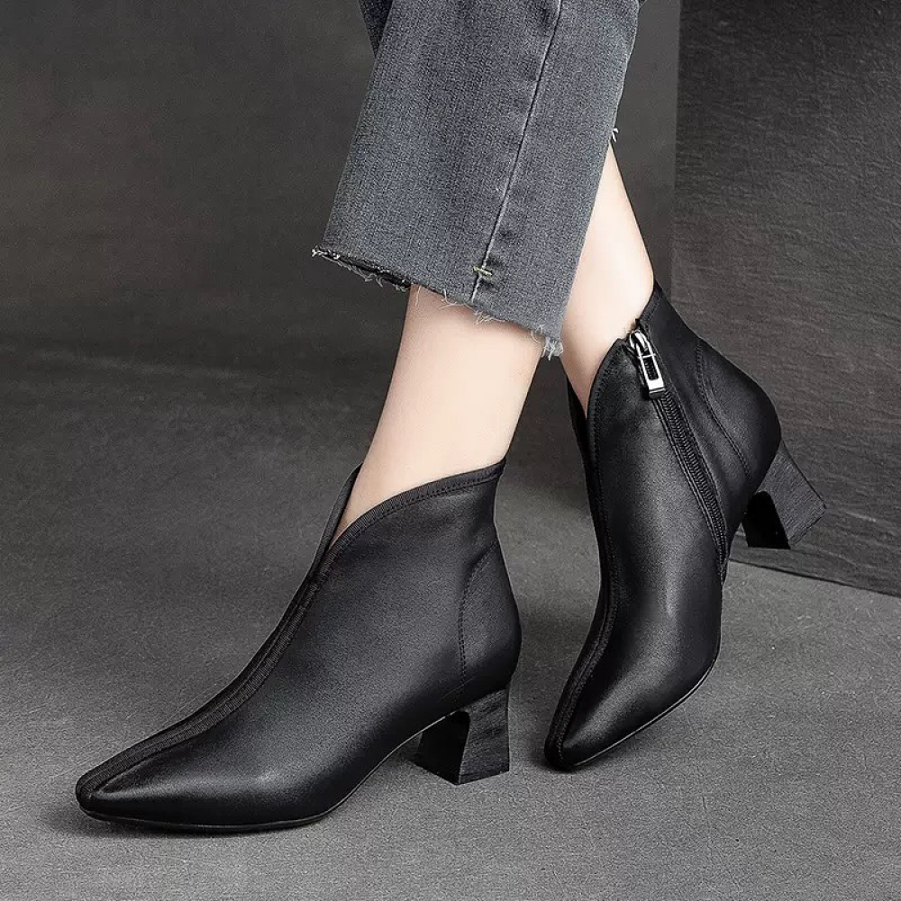 Pointed Toe Retro Leather Versatile Shoes