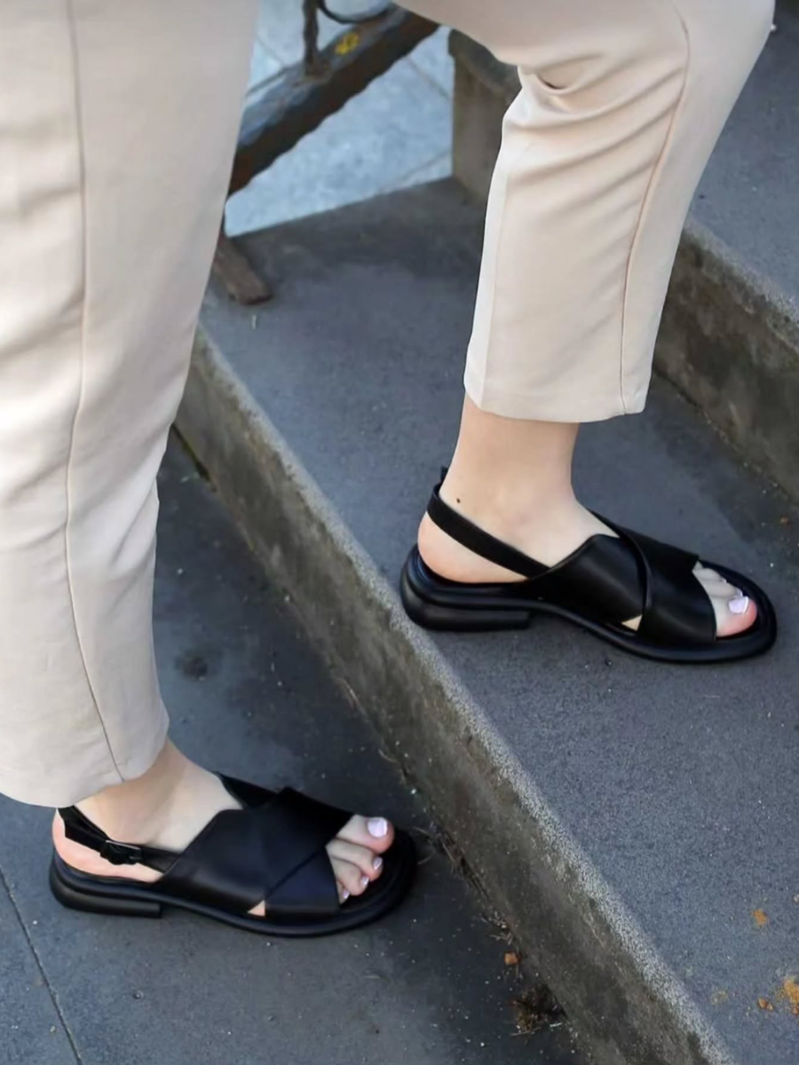 Fashionable and High-end Retro Casual Versatile Sandals