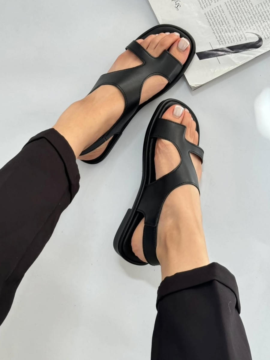 Flat Simple Slip-on Sandals