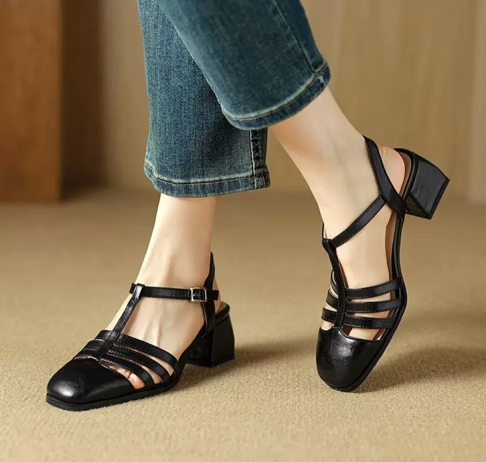 Closed-toe Chunky-heeled Sandals