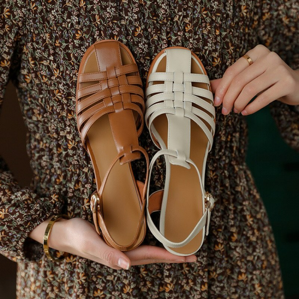 Retro Hollow Thick Heel Closed Toe Leather Sandals