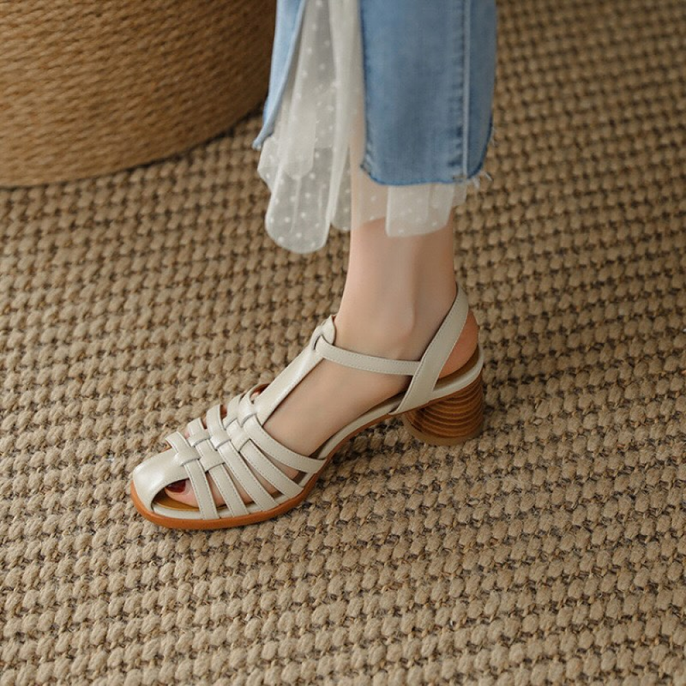 Retro Hollow Thick Heel Closed Toe Leather Sandals