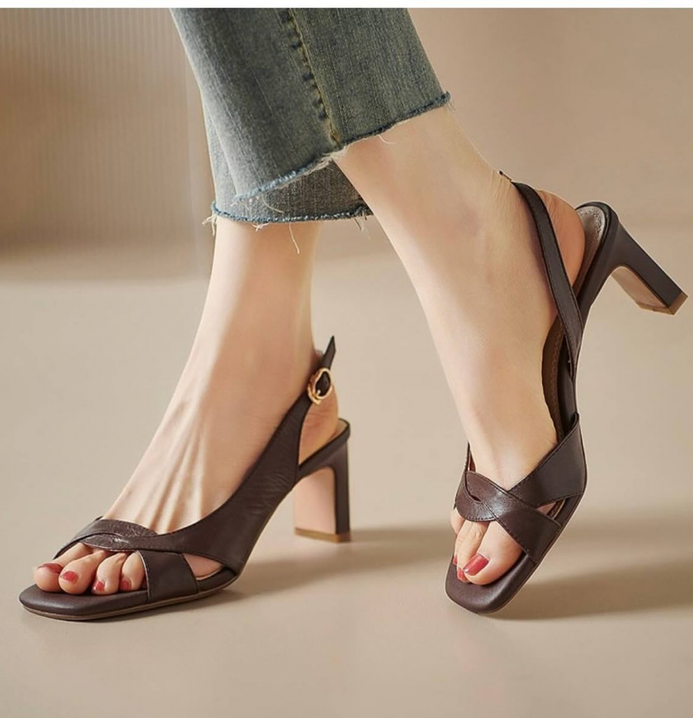 Chunky Mid-heeled Fashion Retro Square-toed Sandals