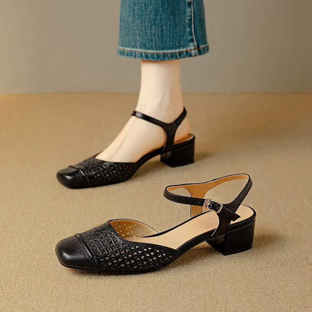 Retro Hollow Closed-toe Sandals