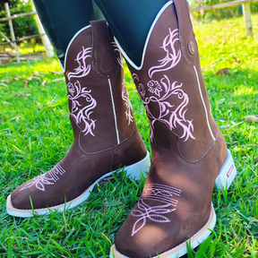 V-neck Embroidered Knight Boots