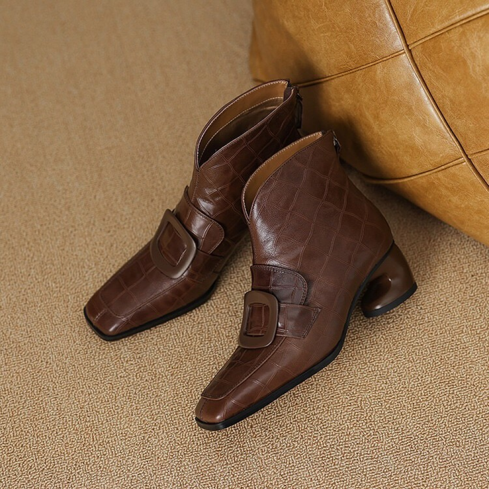 Ancient Square Buckle Mid-heeled Shoes