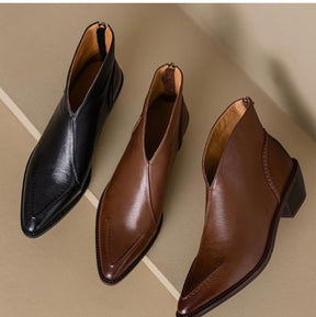 Hand-stitched Pointed-toe Boots