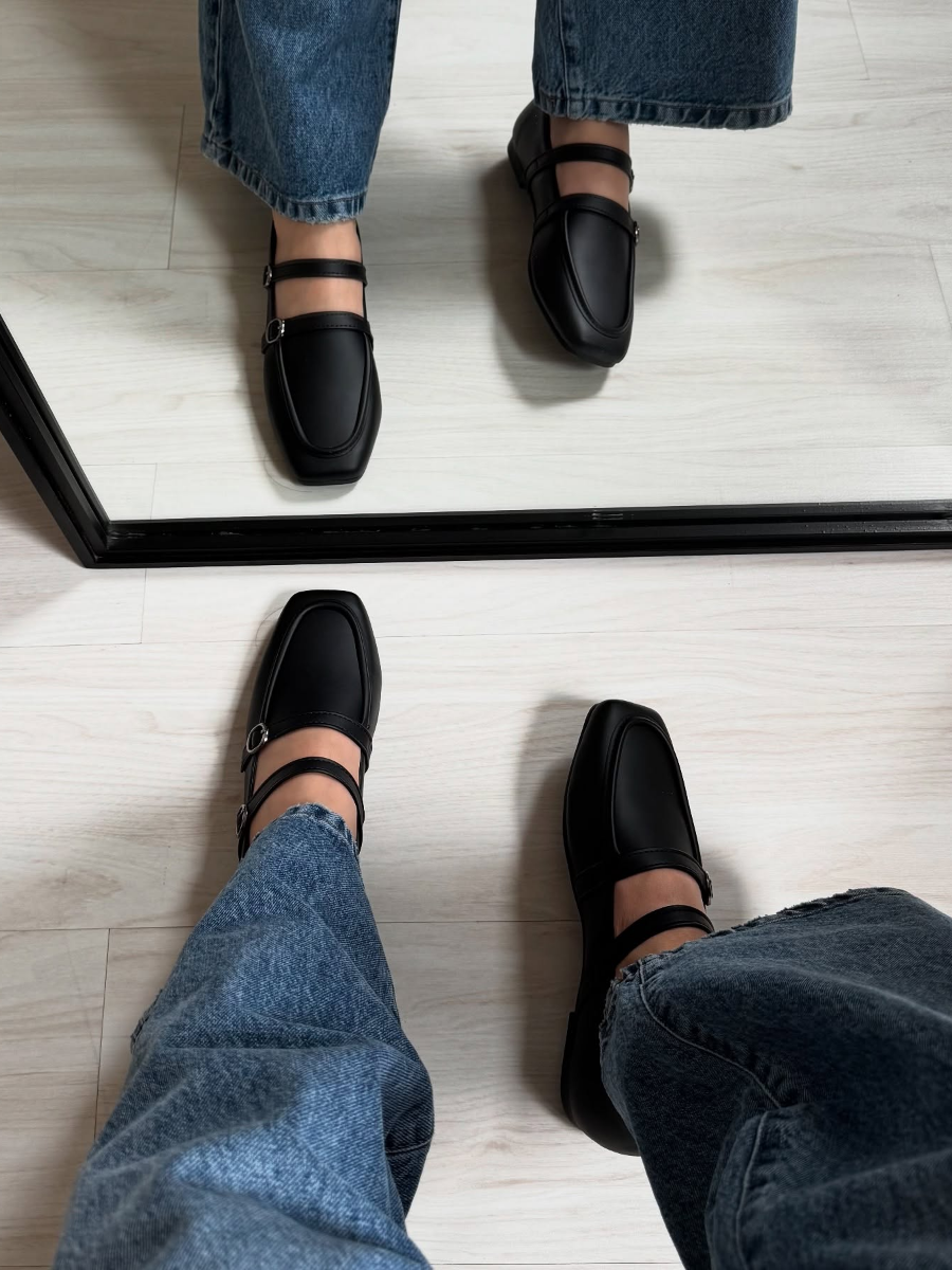 Retro Square Toe Buckle Flat Shoes