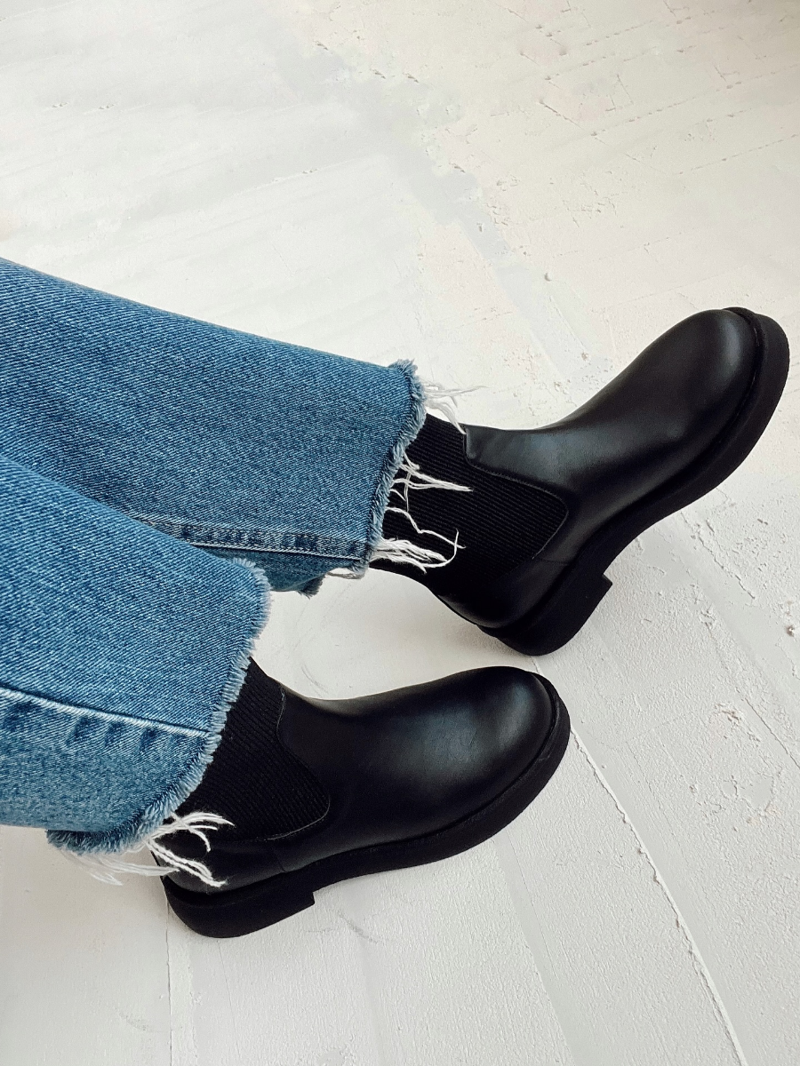 Versatile Flat Chelsea Boots