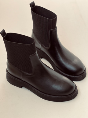 Versatile Flat Chelsea Boots