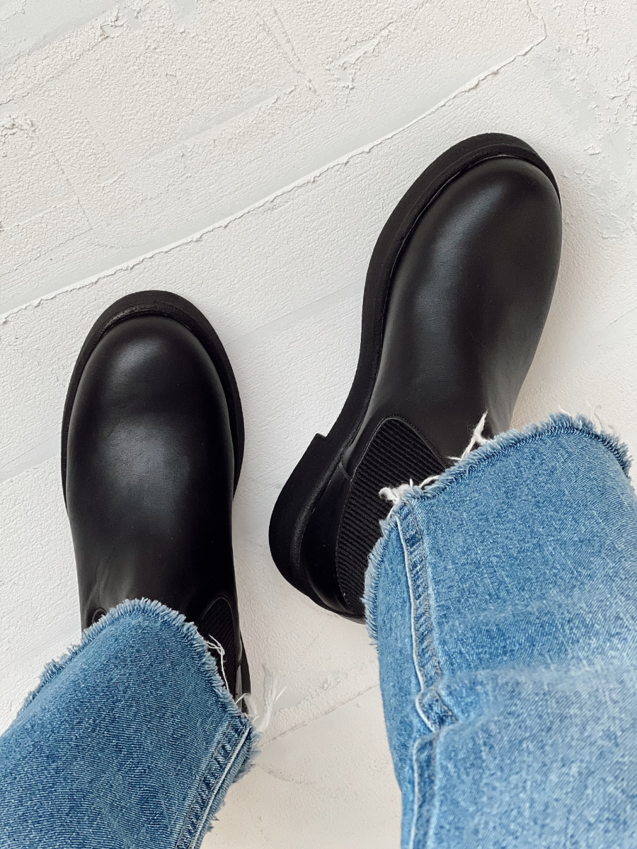 Versatile Flat Chelsea Boots