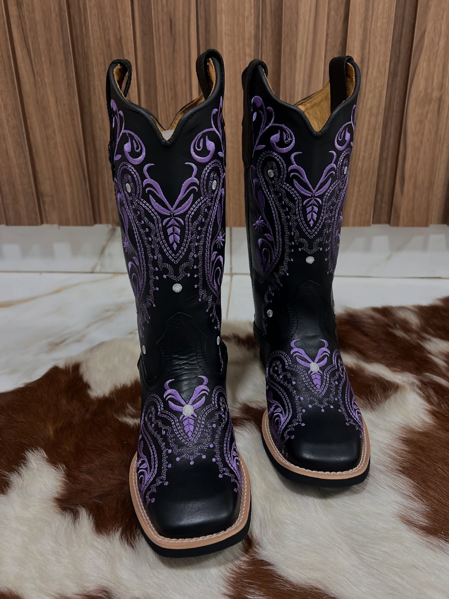 High-top Embroidered Vintage Boots