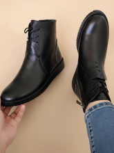 Versatile Low-heeled Flat Boots