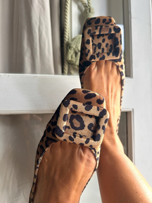 Square Buckle Genuine Leather Leopard Print Shoes