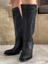 Chunky Heel Embroidered Side Zipper Boots