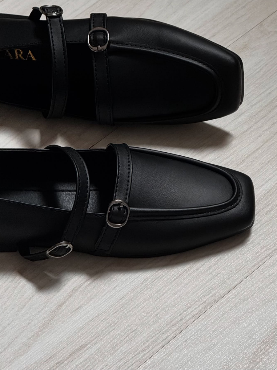 Retro Square Toe Buckle Flat Shoes