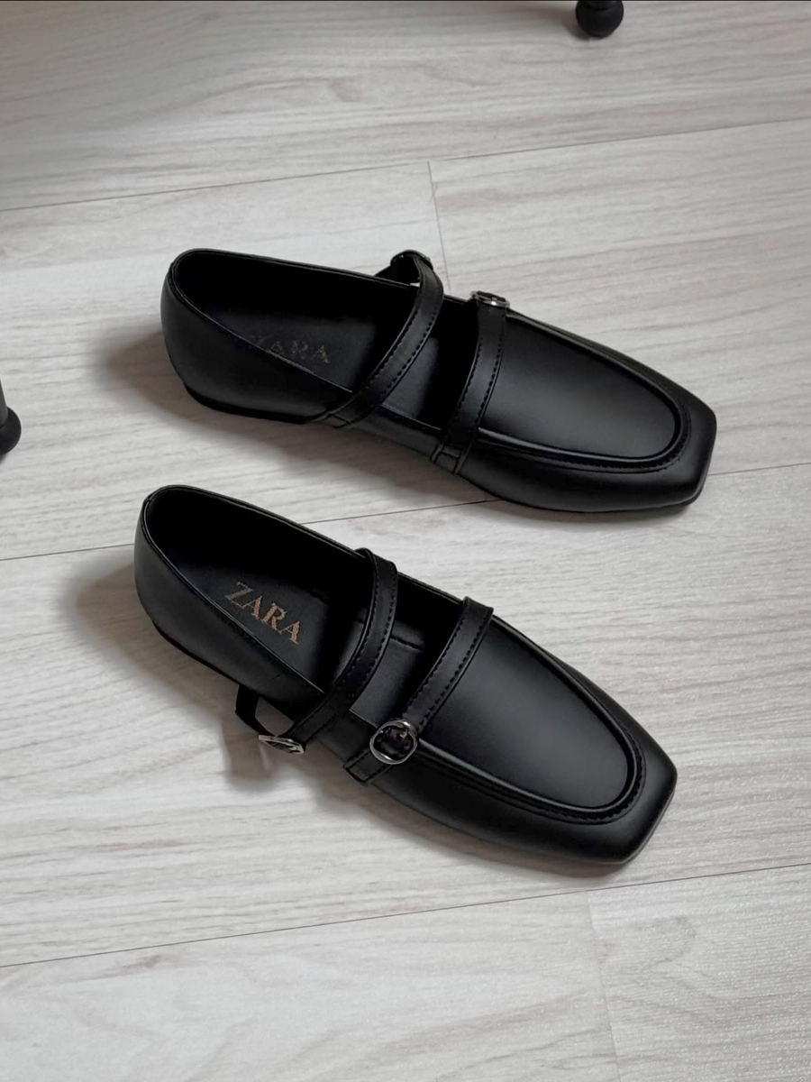 Retro Square Toe Buckle Flat Shoes