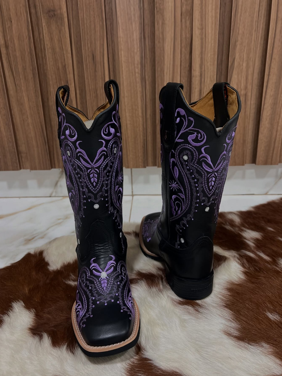 High-top Embroidered Vintage Boots