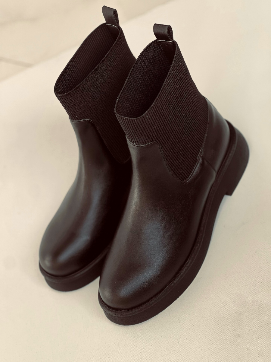 Versatile Flat Chelsea Boots